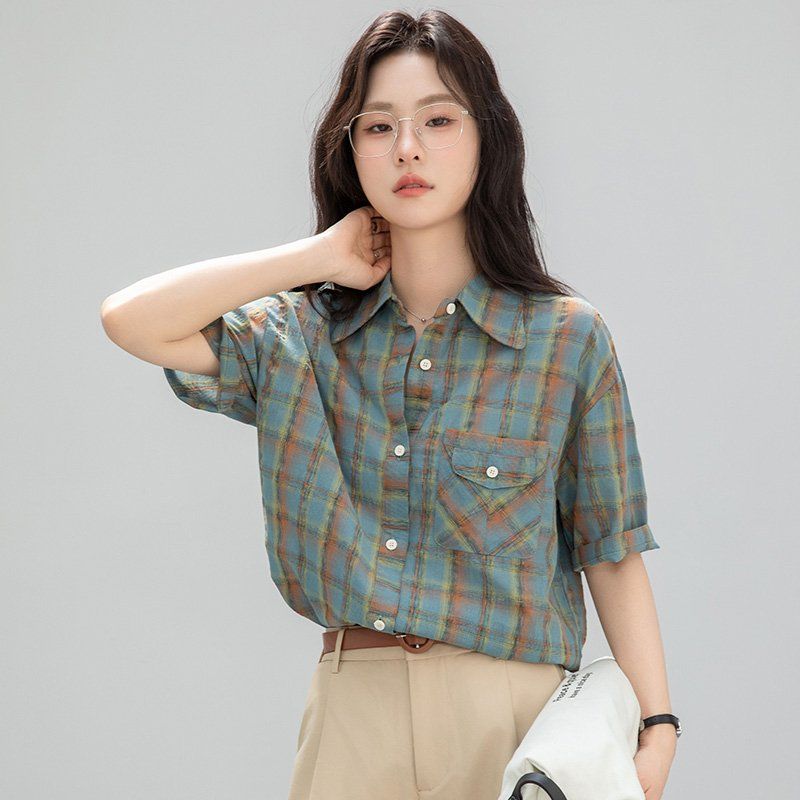 봄 여름 여성 루즈핏 체크 반팔 카라 버튼 블라우스 셔츠 폴리 데일리룩 캐주얼 틸그린 체크 - 상품 이미지