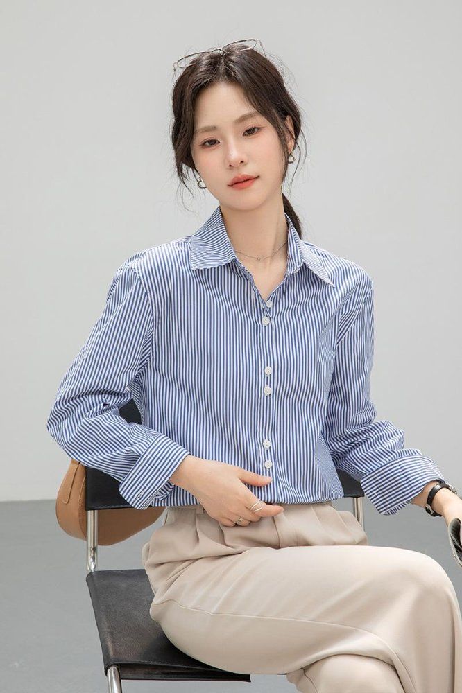 봄 가을 여성 스트라이프 카라 버튼 긴팔 블라우스 셔츠 폴리 데일리룩 오피스룩 출근룩 블루 - 상세 이미지 5