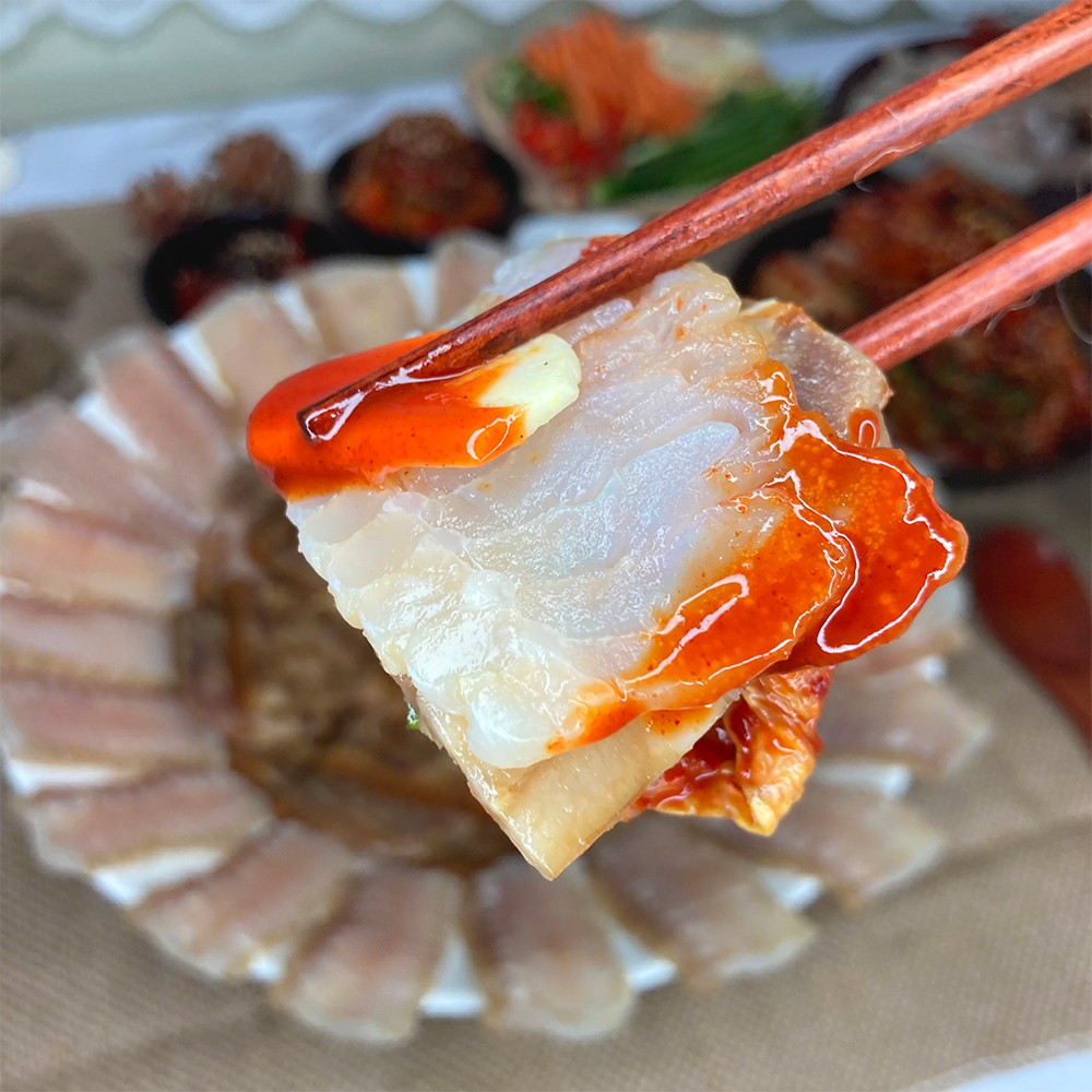 국산 참홍어 싱싱한 원물 그대로 담백한 맛의 생홍어 수산물