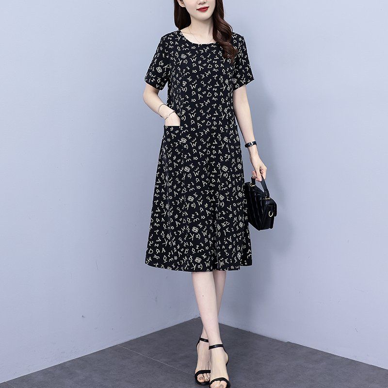 여름 여성 라운드넥 레터링 패턴 반팔 A라인 롱 원피스 데일리룩 빅사이즈 블랙 - 상세 이미지 2