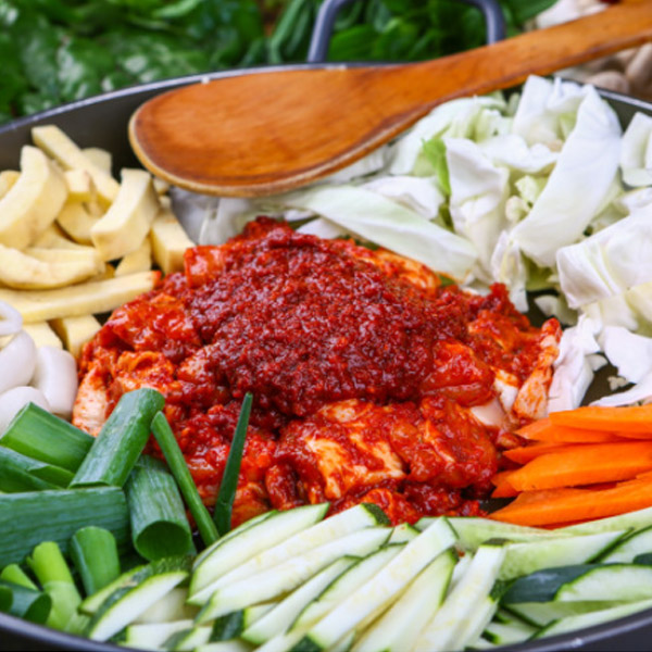 우리농 춘천 양념닭갈비 매콤달콤한 정통 춘천식 간편요리