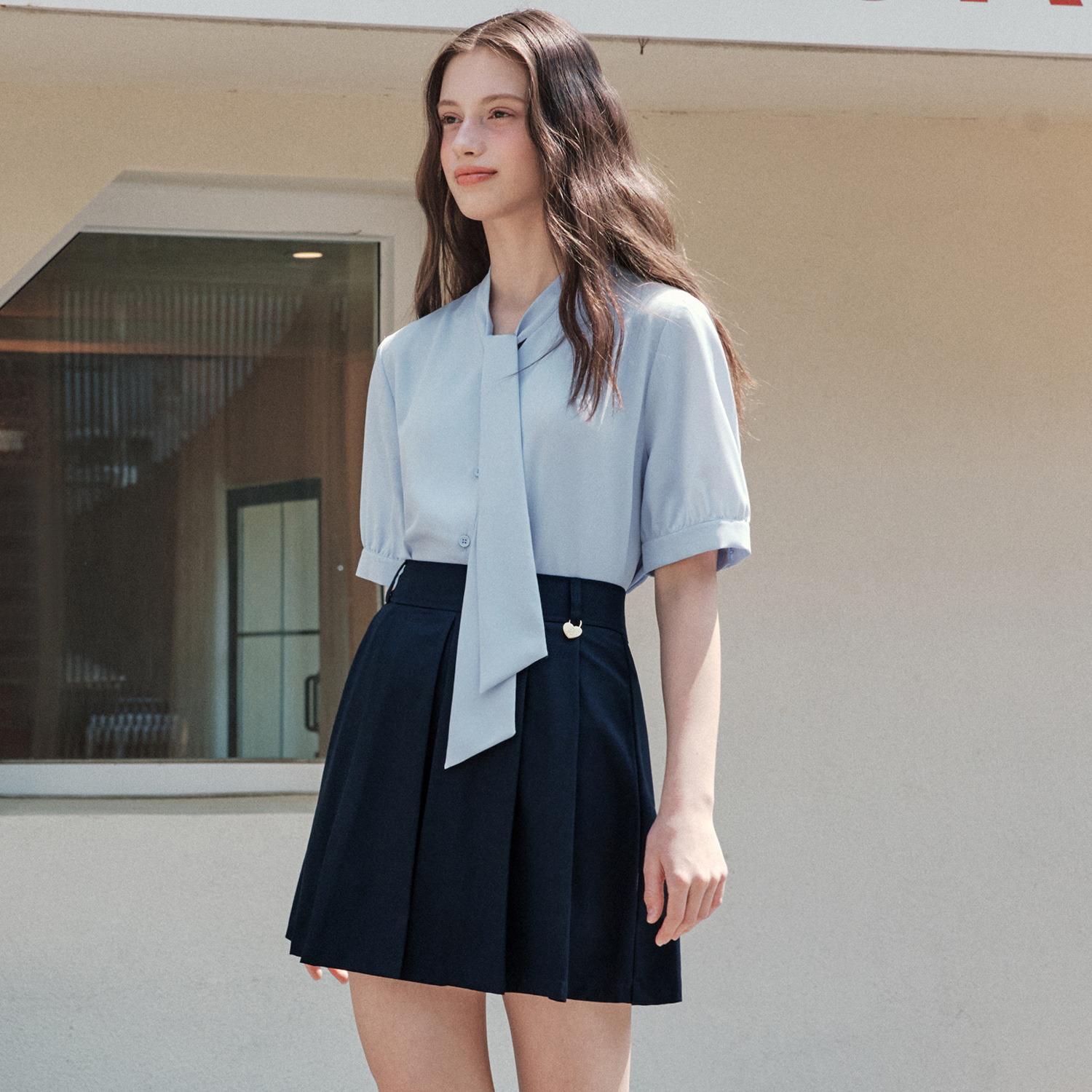 [제로스트릿] 하트 뱃지 플리츠 스커트 HEART BADGE PLEATS SKIRT / NAVY - 상세 이미지 2