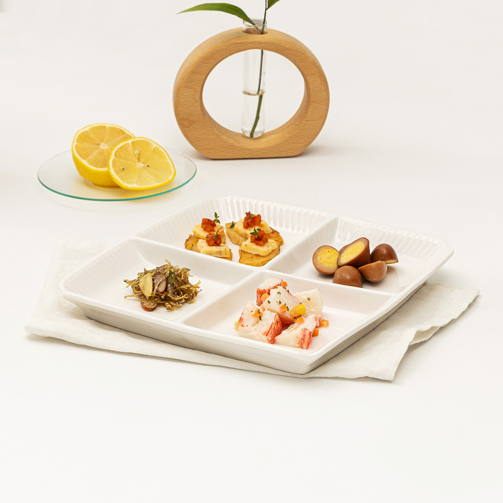 윤도자기 순백 화이트 국산 4절 나눔접시 반찬그릇 앞접시 제품 이미지