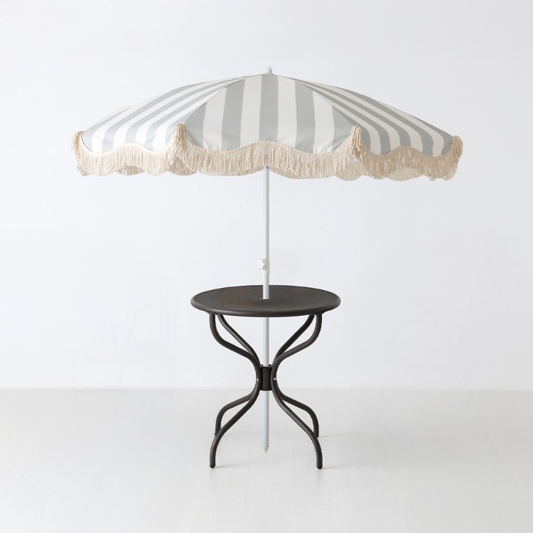 ROMIL 테슬 파라솔 그레이스트라이프A+BIELLA 빈티지테이블