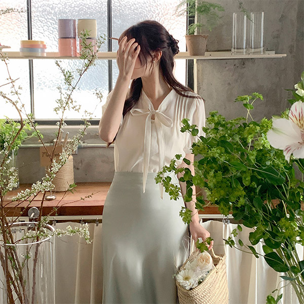 로즈엔 핀턱 리본 퍼프소매 반팔 블라우스 bs8182 - 상품 이미지