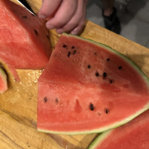 산지직송 고당도 하우스 수박  4kg 5kg 7kg 꿀수박 흑수박 아삭달... 맛있게 먹은 솔직 후기 - 상품 이미지 4