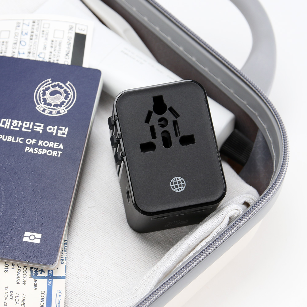 아이정 여행용 멀티 플러그 해외여행 25W 고속충전 어댑터 USB&C포트 콘센트