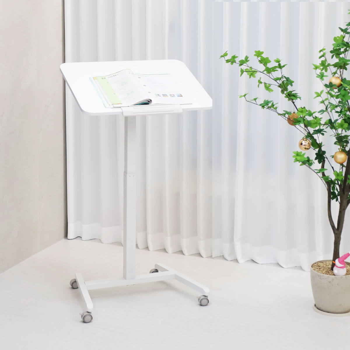 일루일루 오텐션 T01 유압식 높이조절 테이블 이동식 노트북 스탠드 강의실 보조 책상