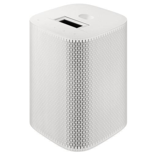 프로젝터를 사용해 OTT 콘텐츠를 시청하는 모습