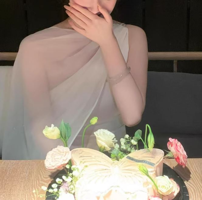 우아한 드레이프 롱 드레스 하이넥 웨딩 셀프웨딩 드레스 이미지 6