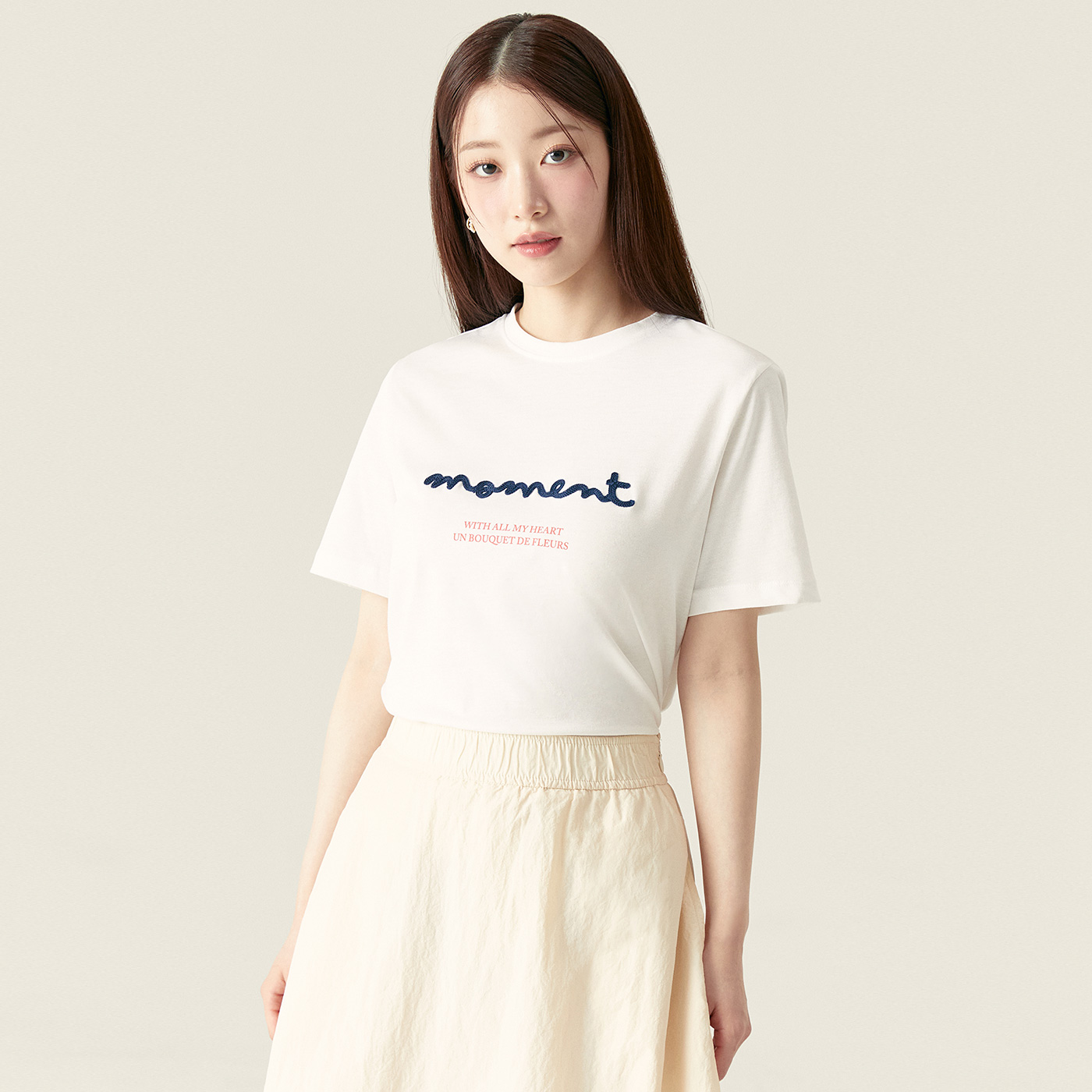 로엠 레귤러핏 레터 티셔츠 RMHWF24R16 - 메인 이미지