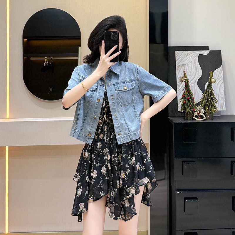 여성 봄 여름 루즈핏 크롭 데님 자켓 반팔 포켓 버튼 아우터 워싱 청자켓 라이트블루 - 상세 이미지 2