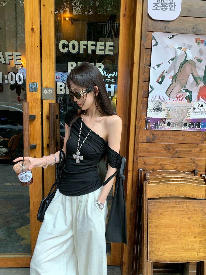 오프숄더 반팔 티셔츠 슬림핏 딱붙는 어깨트임 원숄더 여성티 반팔티 여름티 슬림티 - 상세 이미지 3