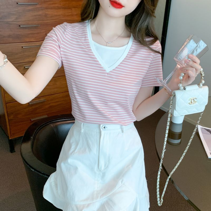 봄 여름 여성 스트레이트핏 레이어드룩 V넥 반팔 티셔츠 빅사이즈 데일리룩 핑크 스트라이프 - 상세 이미지 3