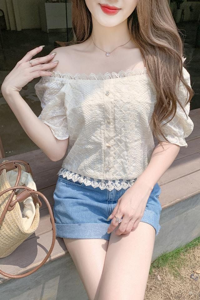 여성 봄 여름 퍼프소매 레이스 스퀘어넥 블라우스 펀칭 자수 크롭 데일리룩 아이보리 - 상세 이미지 5