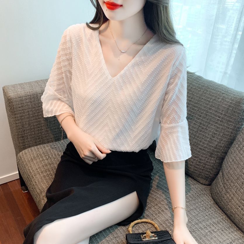 봄 여름 여성 루즈핏 V넥 5부 나팔소매 시스루 블라우스 빅사이즈 데일리 오피스룩 화이트 - 상세 이미지 3