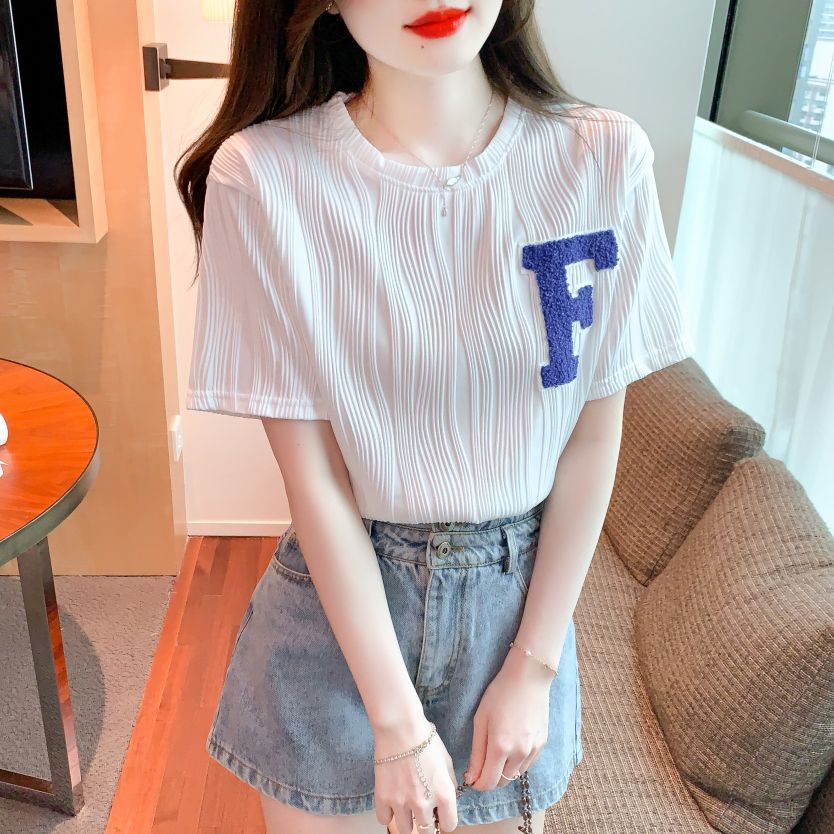 봄 여름 여성 스트레이트핏 드롭숄더 라운드넥 레터링 플리츠 반팔 티셔츠 화이트 - 상세 이미지 3