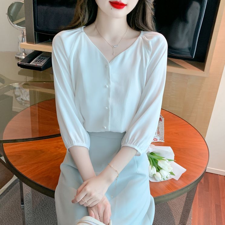 봄 여름 여성 스트레이트핏 V넥 7부 랜턴소매 블라우스 빅사이즈 데일리 오피스룩 화이트 - 상세 이미지 3
