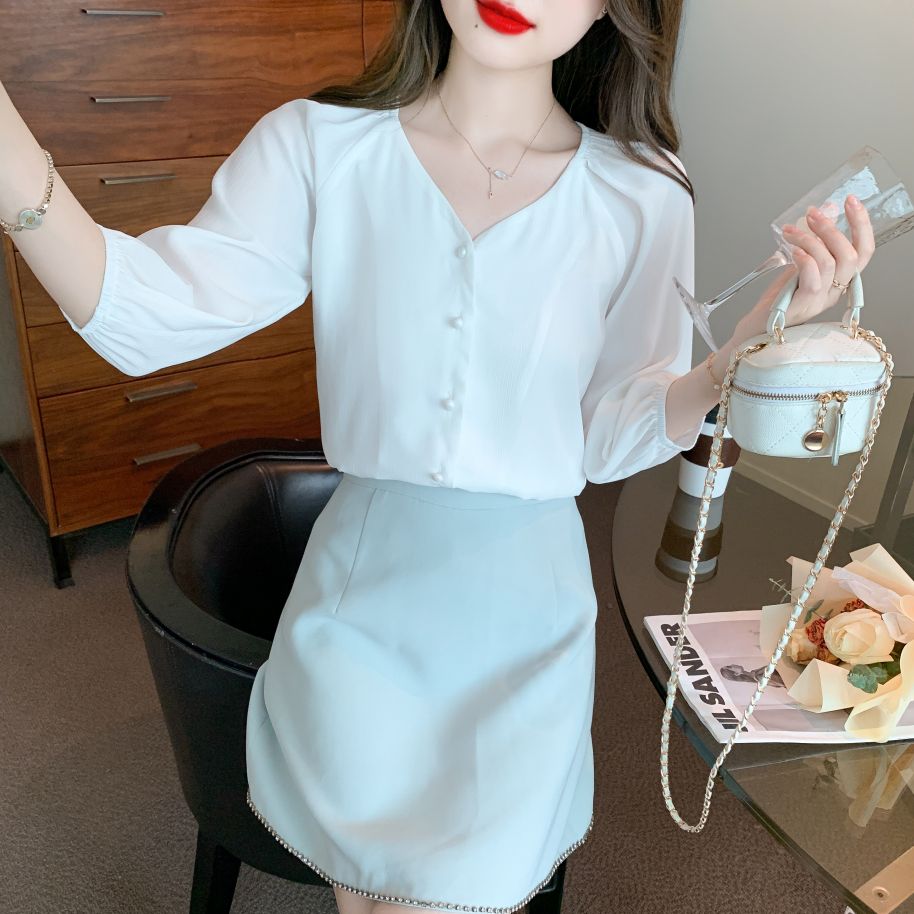 봄 여름 여성 스트레이트핏 V넥 7부 랜턴소매 블라우스 빅사이즈 데일리 오피스룩 화이트 - 상세 이미지 2