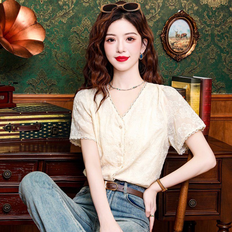 여름 여성 레이스 V넥 반팔 블라우스 셔츠 퍼프소매 단추 데일리룩 아이보리 - 상세 이미지 5