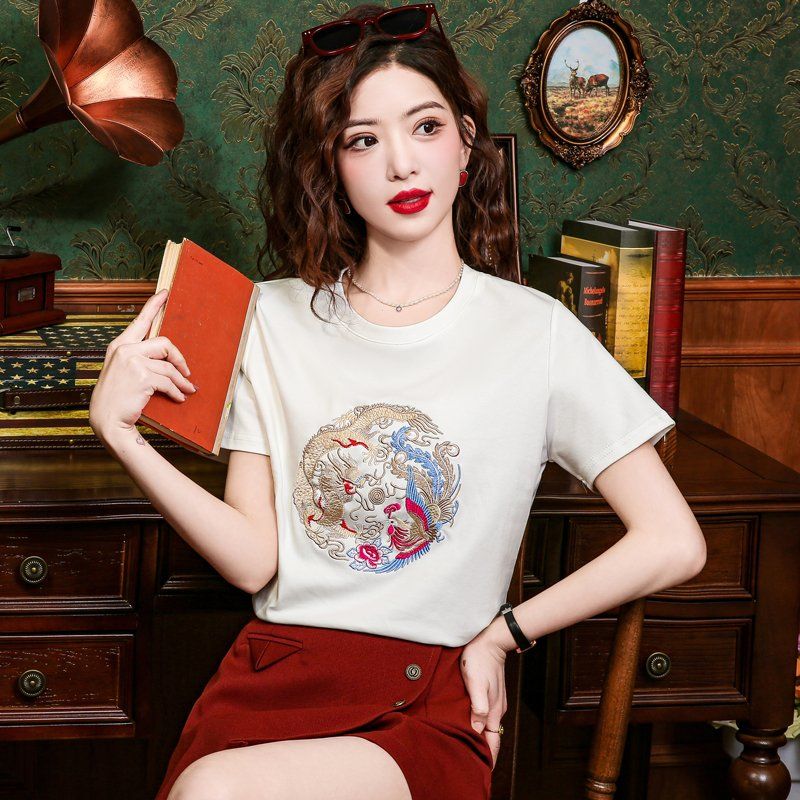 여름 여성 용봉 자수 라운드넥 반팔 티셔츠 복고 캐주얼 기본핏 데일리룩 화이트 - 상세 이미지 3