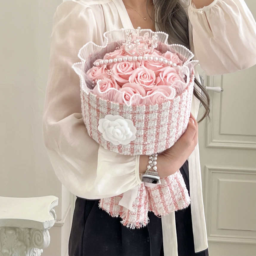 졸업식꽃다발 명품 비누꽃다발 졸업 꽃 샤넬장미 화이트 S 블랙