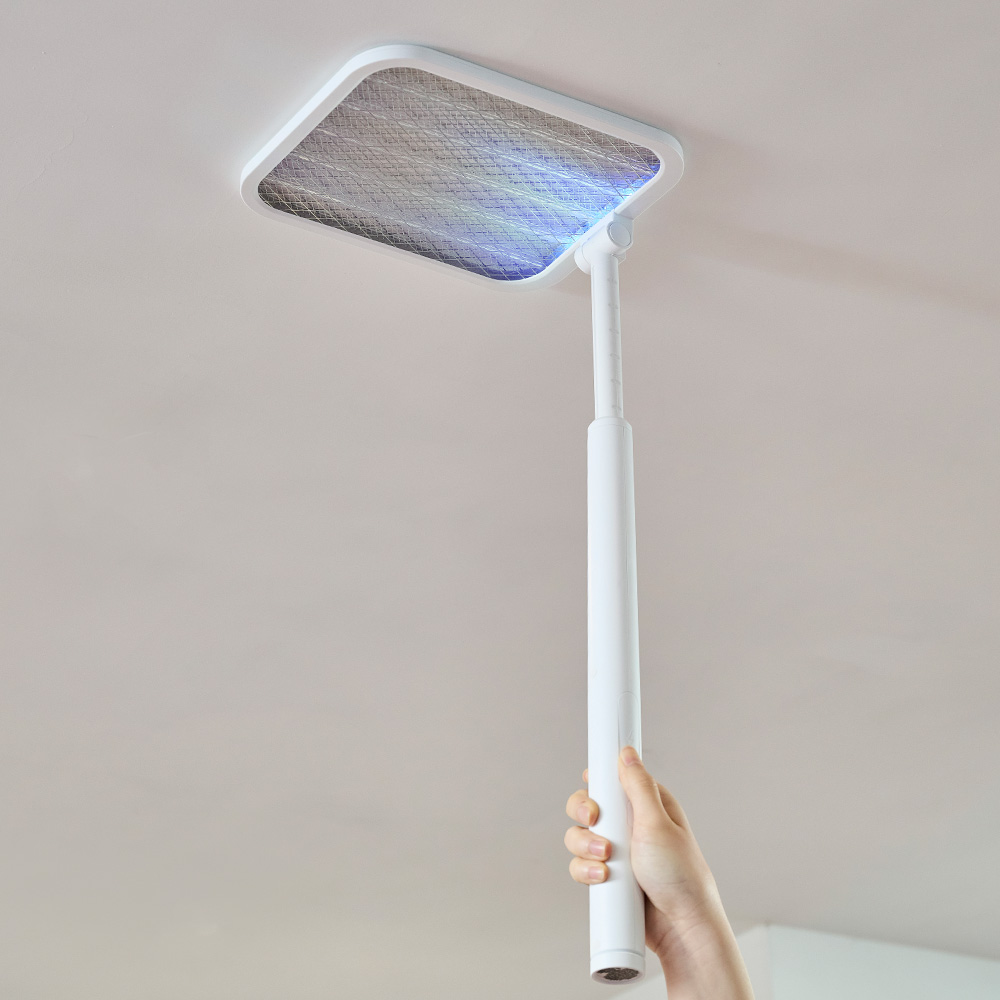 노멀라이프 180도 회전형 전기 모기채 USB 충전식 전자 파리채 해충퇴치 전기채 화이트