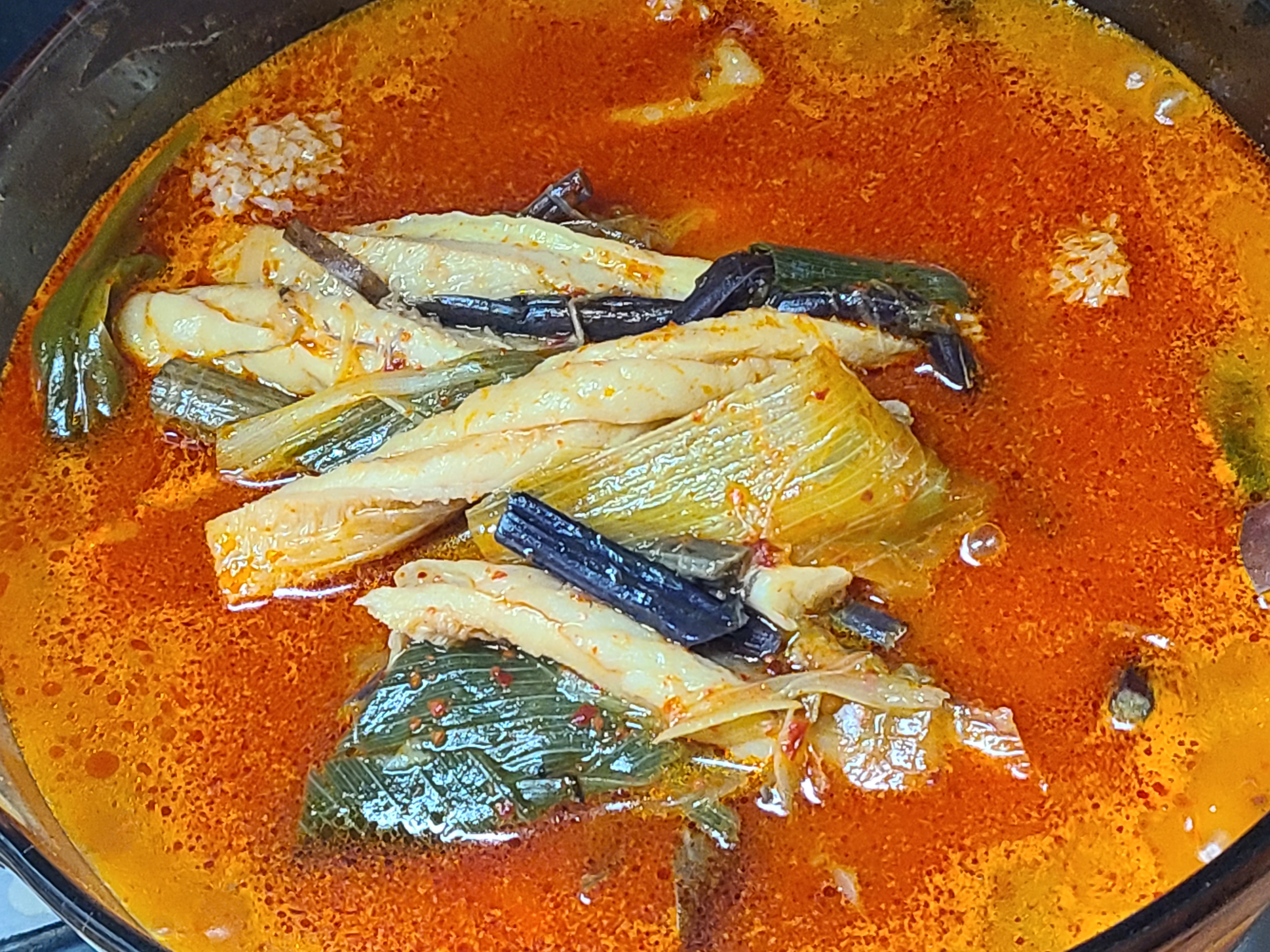 금왕내장탕 김치 깍두기 포함 (700g이상) 간편식 어르신 건강식 캠핑 밀키트 쫄깃한 내장 식감 깊은맛 한우육수 얼큰한 속풀이 해장탕 - 상세 이미지 3