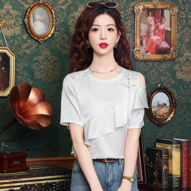 여름 여성 언발 러플 라운드넥 반팔 티셔츠 어깨 트임 매듭 디테일 화이트 - 상세 이미지 4