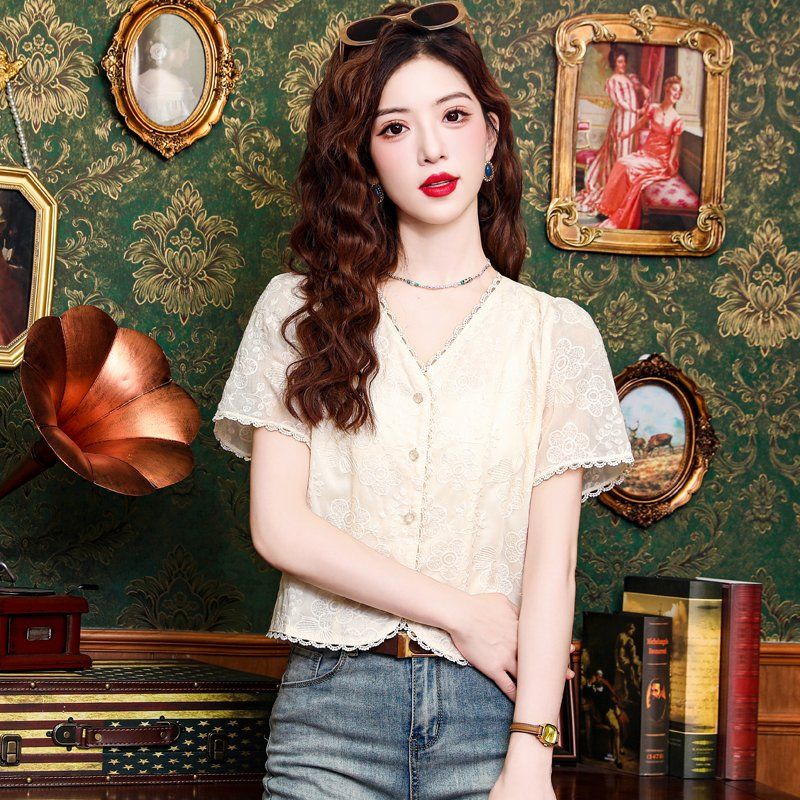 여름 여성 레이스 V넥 반팔 블라우스 셔츠 퍼프소매 단추 데일리룩 아이보리 - 상세 이미지 4