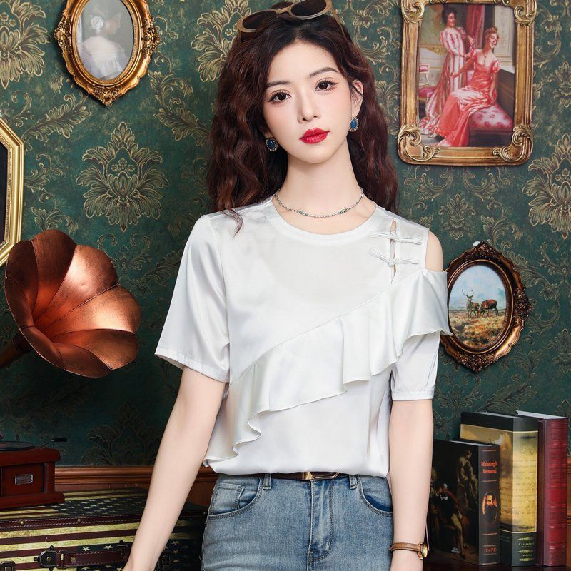 여름 여성 언발 러플 라운드넥 반팔 티셔츠 어깨 트임 매듭 디테일 화이트 - 상세 이미지 3