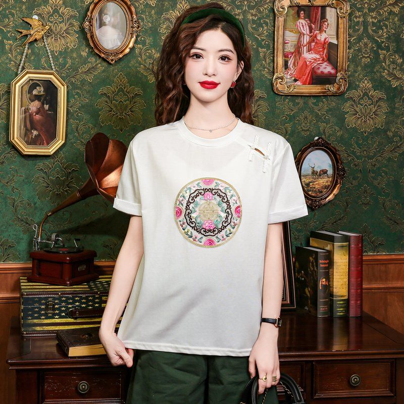 여름 여성 자수 라운드넥 반팔 티셔츠 어깨 디테일 기본핏 데일리 캐주얼 화이트 - 상세 이미지 5