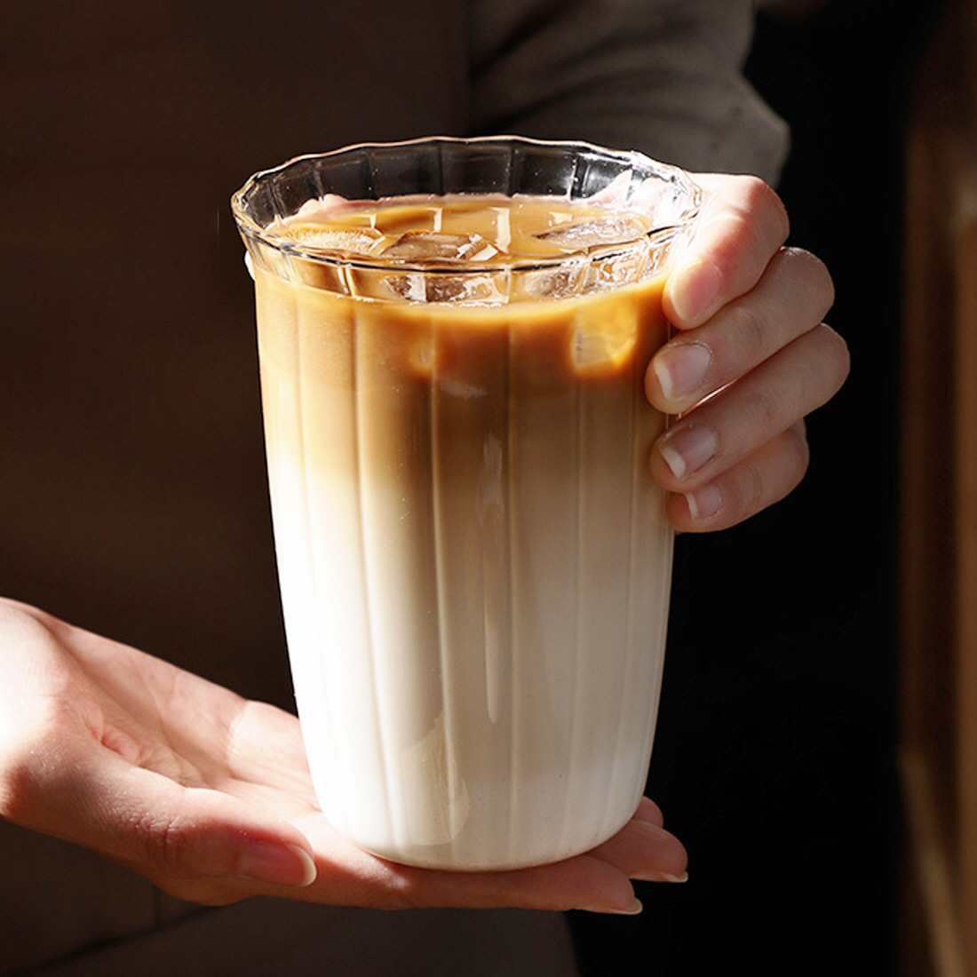 꽃 플리츠 아이스아메리카노 냉커피잔 플랫화이트 아인슈페너 홈카페 유리컵 400ml