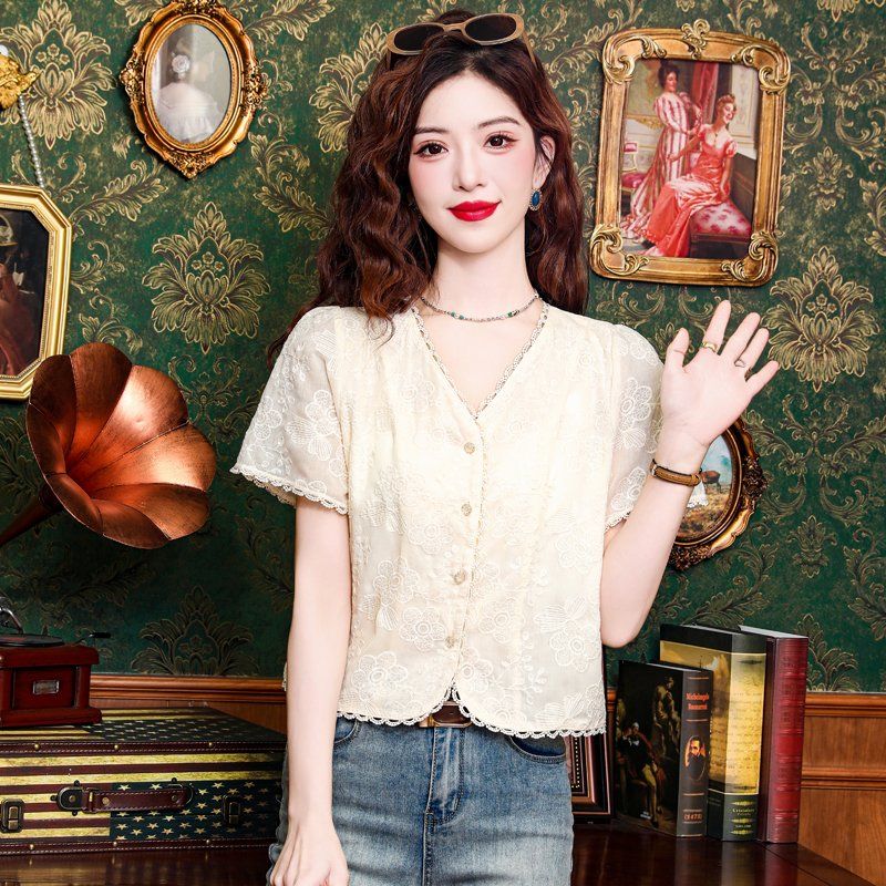 여름 여성 레이스 V넥 반팔 블라우스 셔츠 퍼프소매 단추 데일리룩 아이보리 - 상세 이미지 3