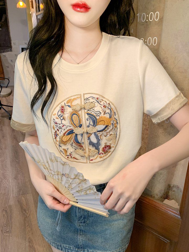 여성 여름 라운드넥 티셔츠 원형 자수 패턴 반팔 데일리 캐주얼 출근룩 아이보리 - 상세 이미지 2