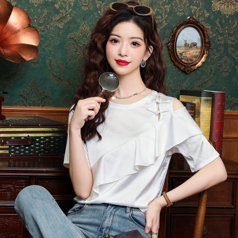 여름 여성 언발 러플 라운드넥 반팔 티셔츠 어깨 트임 매듭 디테일 화이트 - 상세 이미지 5