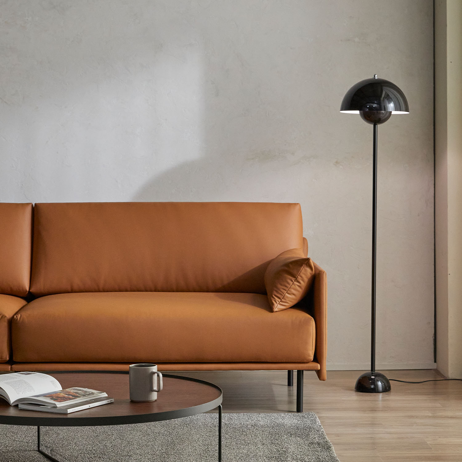 헤르짐머 폰드 모던 거실 인테리어 가죽소파 스툴미포함, 카멜브라운, 3인용