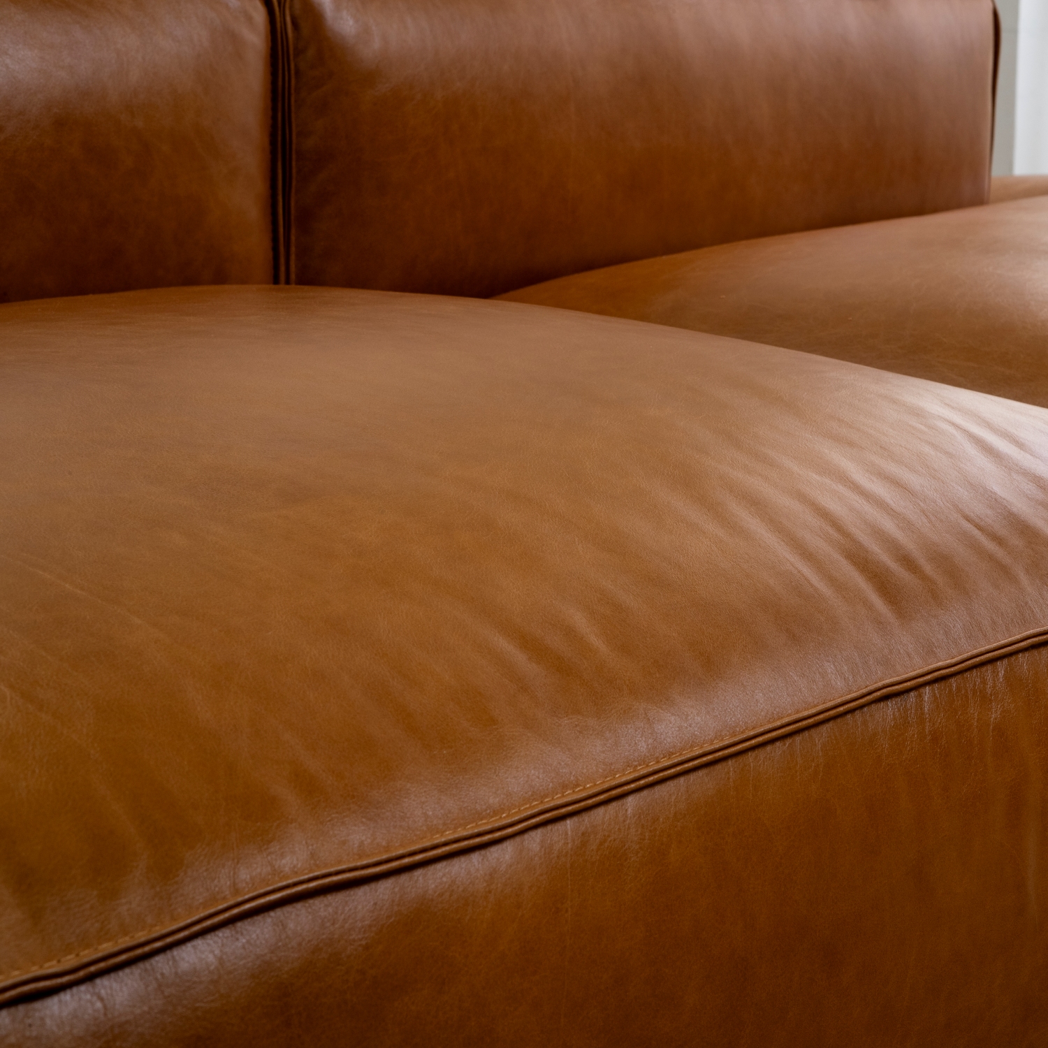 수아브 SE 04 모던 천연 면피 가죽 소파 구스 통가죽 소파