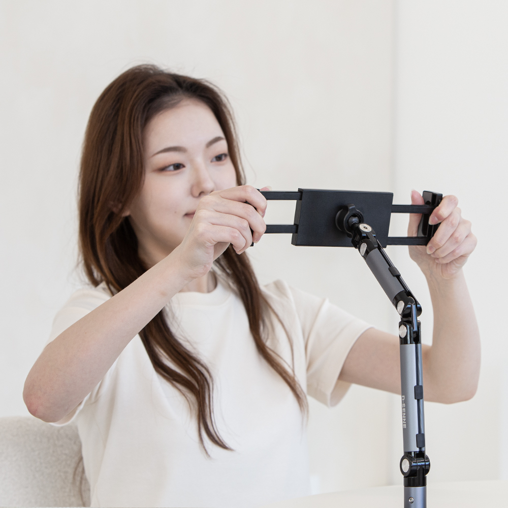 [디센느] 탁상용 태블릿 핸드폰 거치대 패드 탭 책상 사무실용 2color - 상세 이미지 5