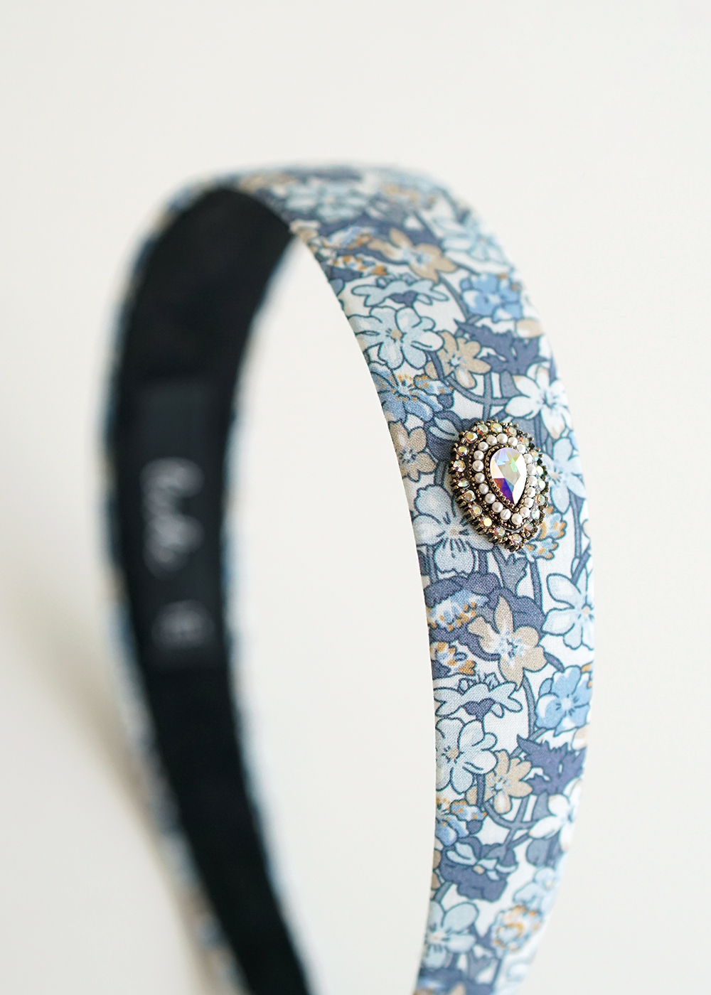 루드 빈티지 플라워 크리스탈 헤어밴드 L25SSAC38