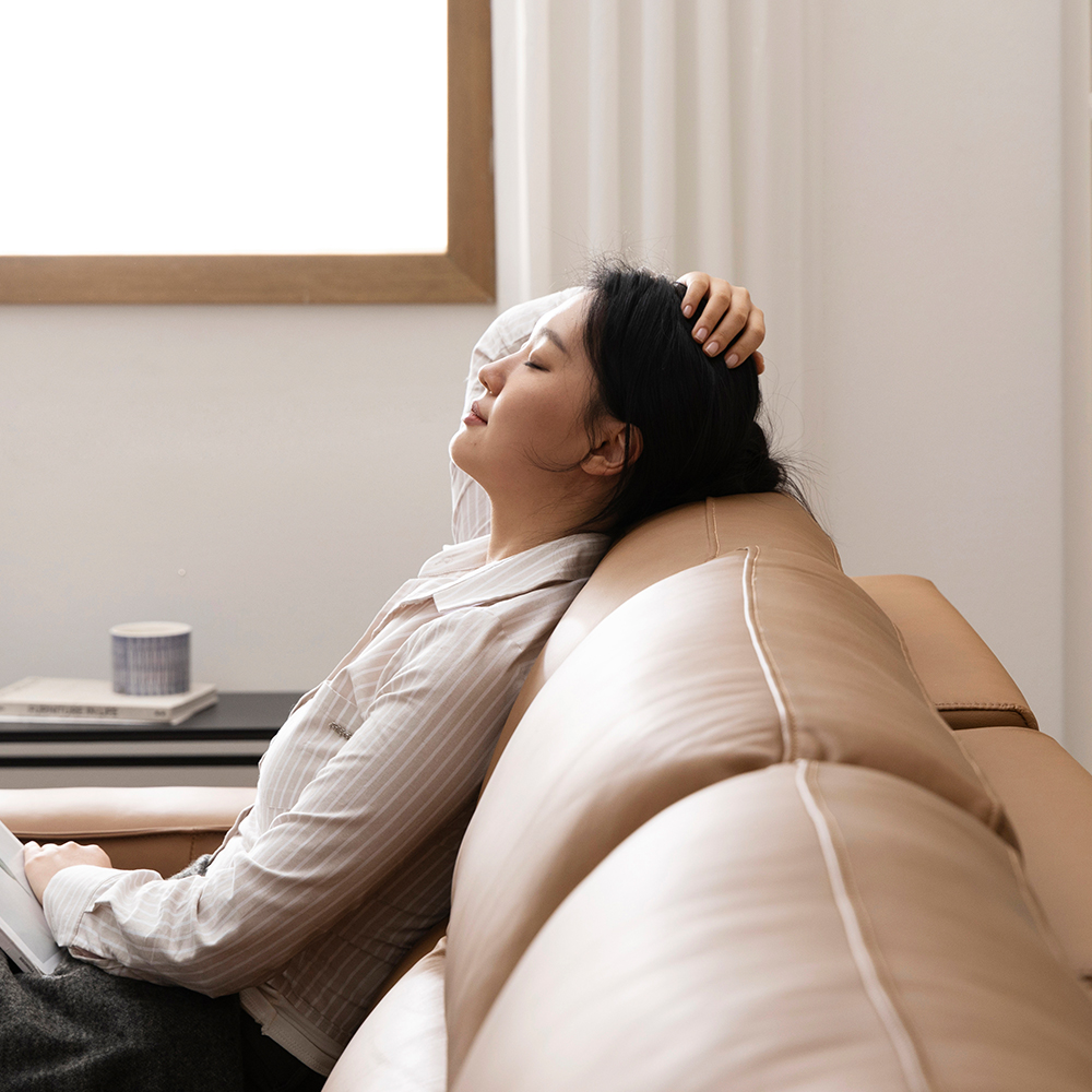 [NEW COLOR] 헤르짐머 메이븐 전동 리클라이너 슬라이드 모션 베드 천연 가죽 소파 스툴미포함, 아이보리, 6인용