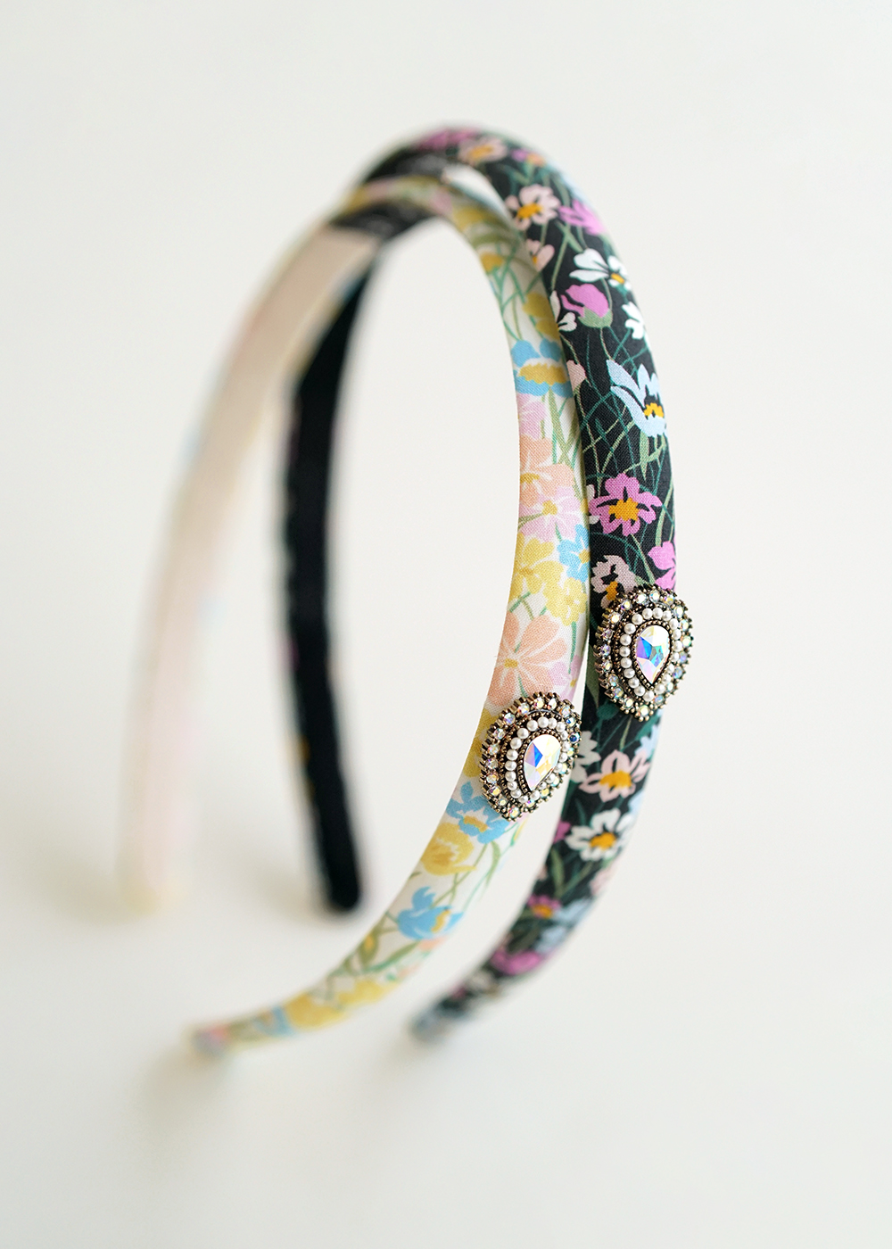 루드 빈티지 플라워 크리스탈 헤어밴드 L25SSAC38