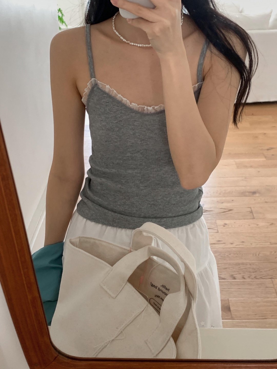 오버무드 브이넥 골지 레이스 발레코어 스트랩 민소매 레이어드 나시 3color - 상품 이미지