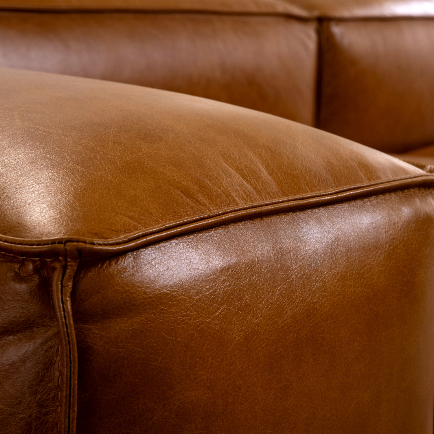 수아브 SE 04 모던 천연 면피 가죽 소파 구스 통가죽 소파