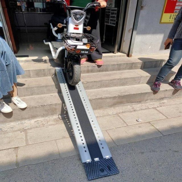 오토바이 경사로 진입판 자전거 휠체어 문턱 받침대 1m(너비25cm) 2개 - 상세 이미지 3