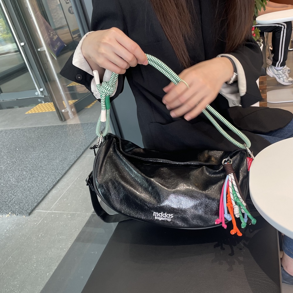 므떼 여행용 크로스백 반달 크로와상 가벼운 보부상 핸드폰 유럽여행가방 도난방지 나일론