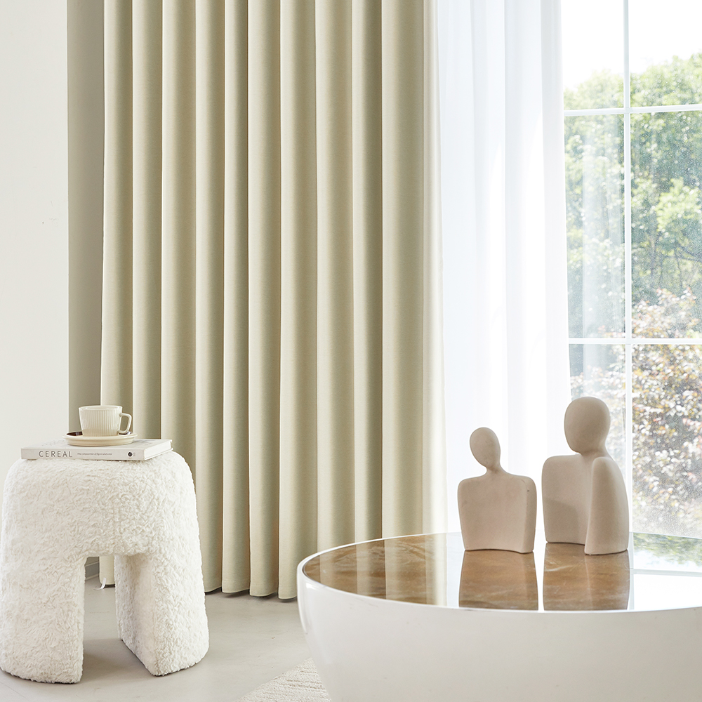 사라하우스 4세대 고밀도 빛차단 3중직 거실 안방 암막커튼 140cm