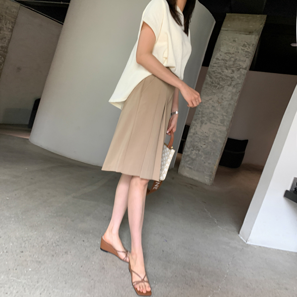 오르네 핀턱 버뮤다 하프 팬츠 - 상세 이미지 2