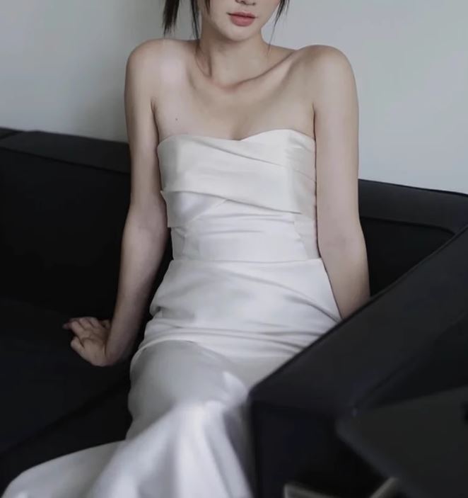 튜브탑 슬림핏 새틴 웨딩드레스 스냅촬영 머메이드드레스 - 상세 이미지 5