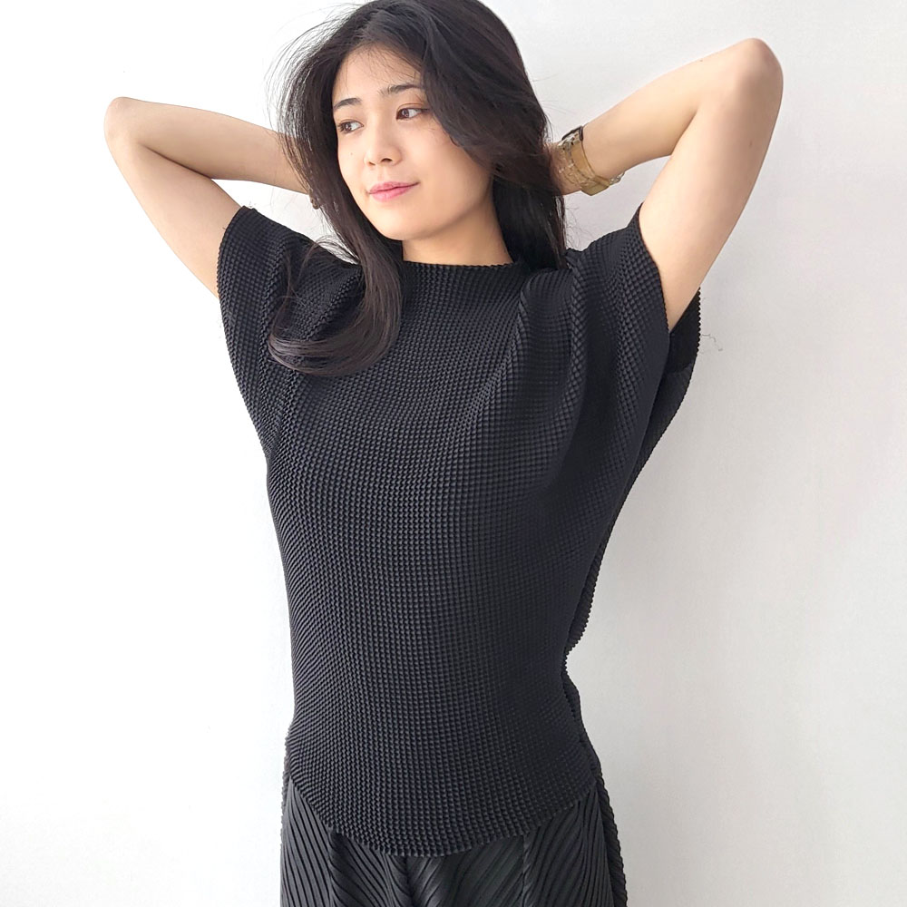 VT30 플리츠 쉬머링 루즈핏 가오리핏 하이넥 티 블라우스 - 상세 이미지 2